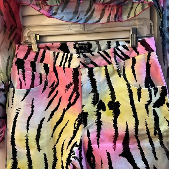 NWT Generation Kiss Wrap Around and Feral Tie Dye Jeans Size L - Picture 3 of 7